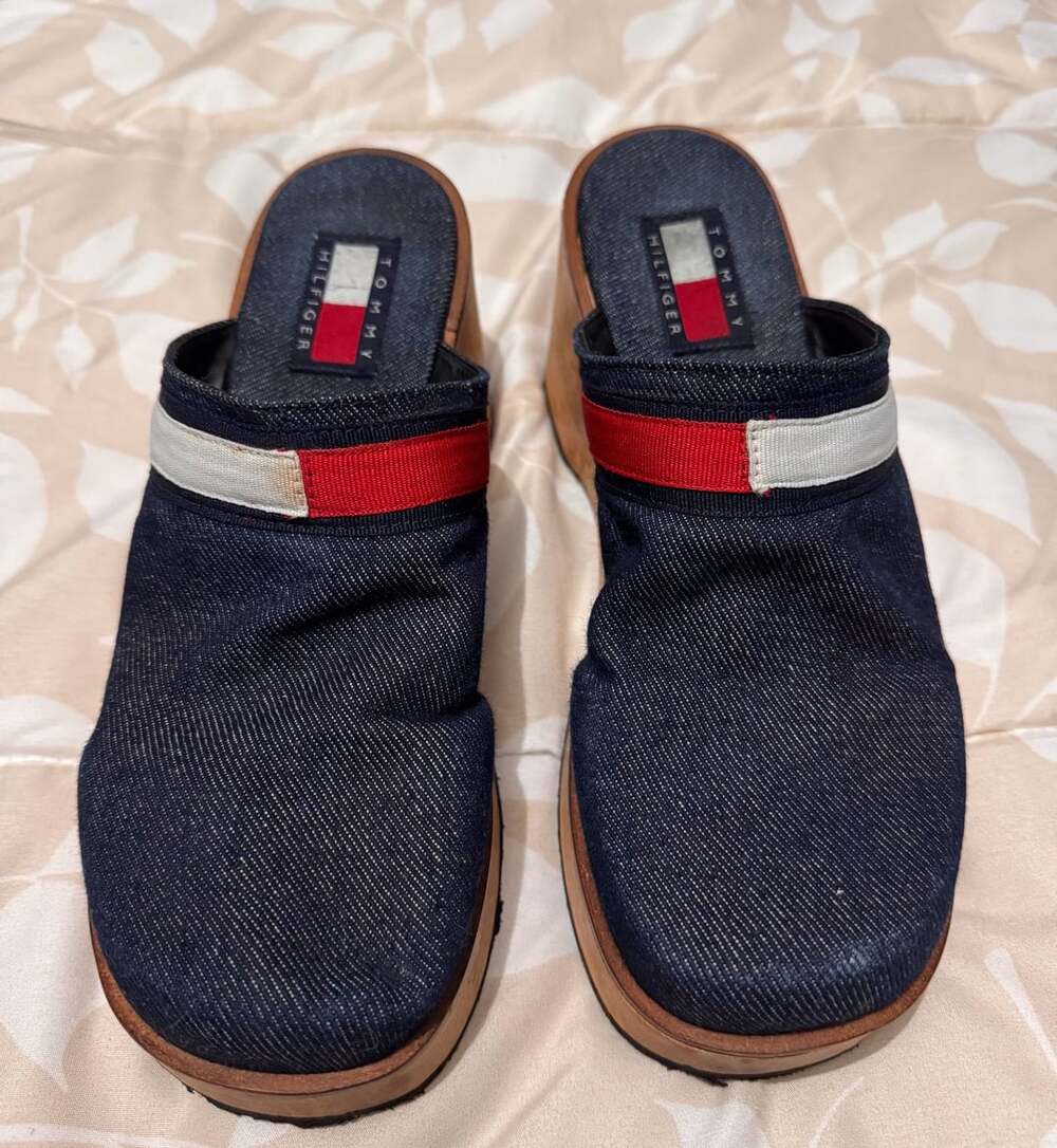 Tommy Hilfiger Vintage Y2K Denim Wood Clogs.Size worn off, measured at 9 3/4 whi